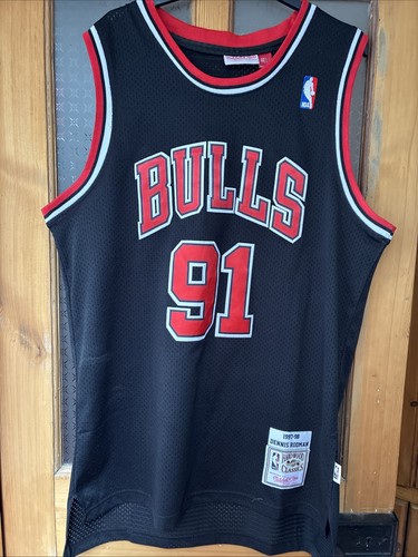 Mitchell and ness - mitchell,